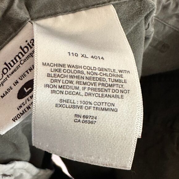 Colombia Women's Gray Shorts, Large - Picture 4 of 4